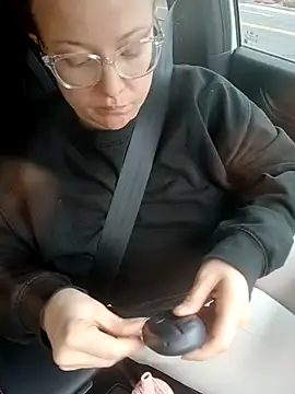 julimonroe online show from February 19, 4:22 pm