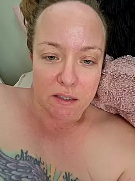 julimonroe online show from February 28, 6:52 pm