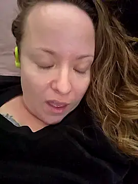 julimonroe online show from March 1, 11:37 pm