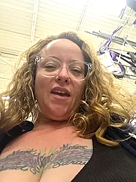 julimonroe online show from March 21, 6:07 pm