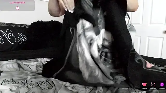 julimonroe online show from September 17, 3:19 am