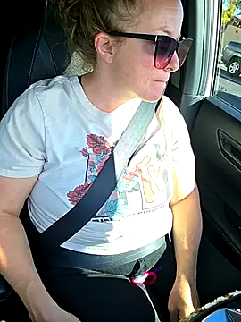 julimonroe online show from September 29, 4:12 pm