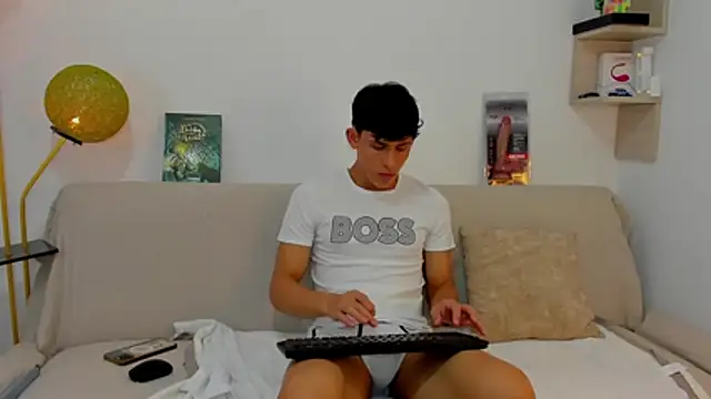 Snapshot of logan_thomas chatting on October 28, 2:09 pm logan thomas online show from October 28, 2:09 pm