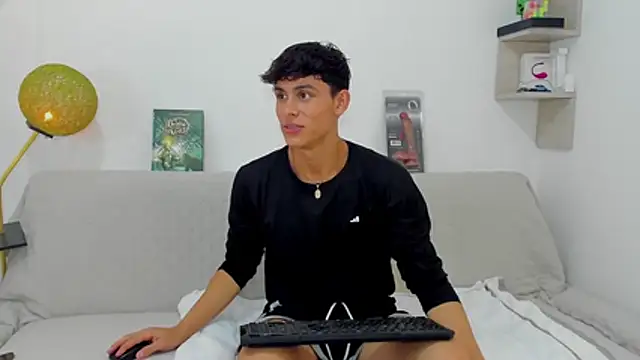 Snapshot of logan_thomas chatting on November 9, 2:26 pm logan thomas online show from November 9, 2:26 pm