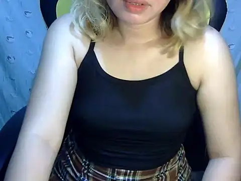 Snapshot of ___zurIII09_ chatting on December 10, 6:44 am zurIII09 online show from December 10, 6:44 am