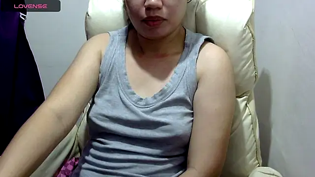 Snapshot of ___zurIII09_ chatting on December 13, 10:37 pm zurIII09 online show from December 13, 10:37 pm