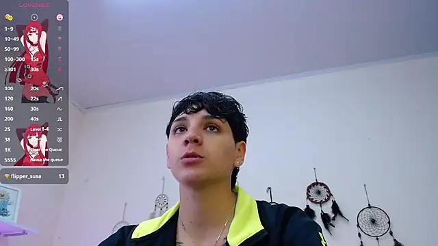 Snapshot of bad_giirl_ chatting on December 9, 3:44 pm bad giirl online show from December 9, 3:44 pm