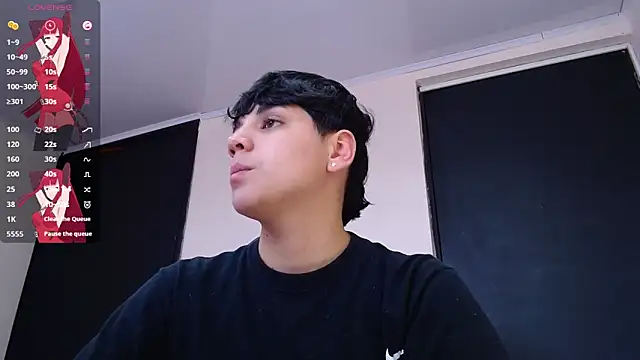 Snapshot of bad_giirl_ chatting on December 11, 6:42 pm bad giirl online show from December 11, 6:42 pm