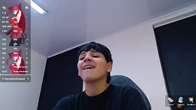 Snapshot of bad_giirl_ chatting on December 11, 9:45 pm bad giirl online show from December 11, 9:45 pm