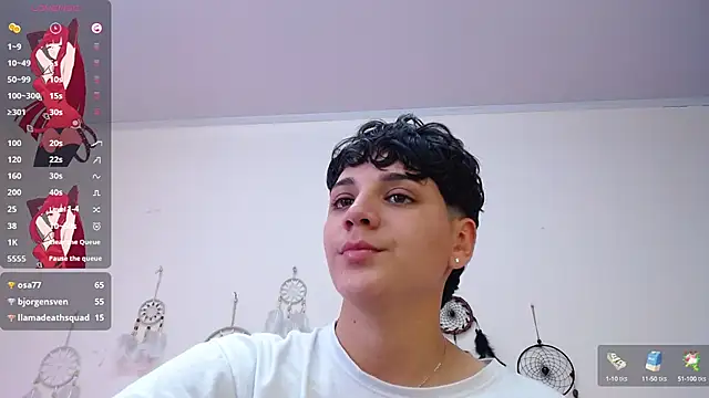 Snapshot of bad_giirl_ chatting on December 13, 7:53 pm bad giirl online show from December 13, 7:53 pm