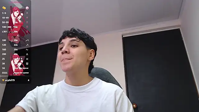 Snapshot of bad_giirl_ chatting on December 26, 4:47 pm bad giirl online show from December 26, 4:47 pm