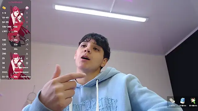 Snapshot of bad_giirl_ chatting on March 5, 4:02 pm bad giirl online show from March 5, 4:02 pm