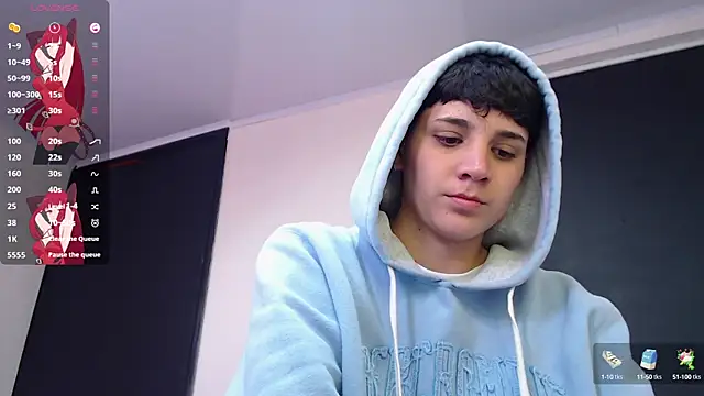 Snapshot of bad_giirl_ chatting on March 12, 5:17 pm bad giirl online show from March 12, 5:17 pm