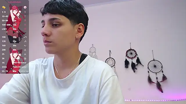 Snapshot of bad_giirl_ chatting on March 13, 6:23 pm bad giirl online show from March 13, 6:23 pm