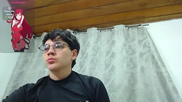 Snapshot of bad_giirl_ chatting on October 3, 4:15 pm bad giirl online show from October 3, 4:15 pm