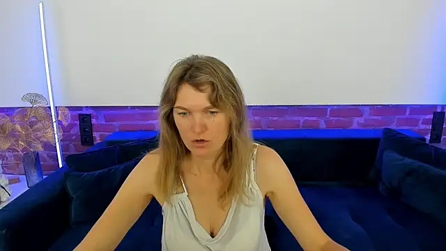 Snapshot of Anabell_xxx chatting on October 4, 6:00 am Anabell xxx online show from October 4, 6:00 am