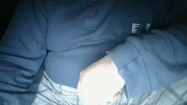 Snapshot of Anderrust chatting on February 20, 1:36 am Anderrust online show from February 20, 1:36 am