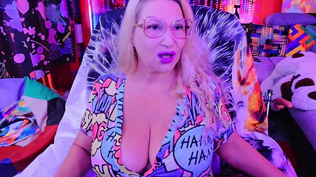 Snapshot of mature_lisa_naughty chatting on September 27, 2:44 pm mature lisa naughty online show from September 27, 2:44 pm