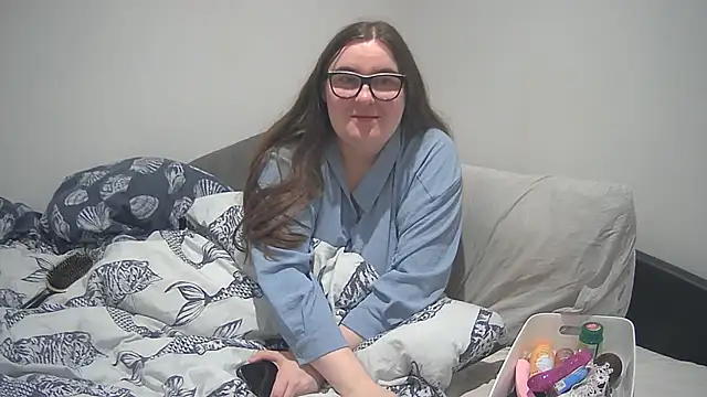 Rebecca Summer online show from December 31, 9:31 am