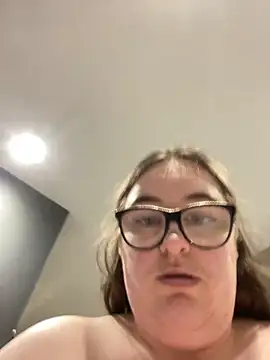 Rebecca Summer online show from November 29, 7:22 am