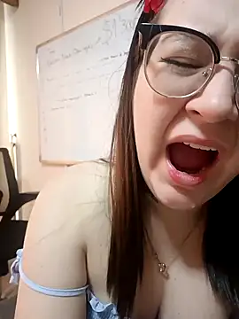 HunnyyLove online show from December 7, 4:47 pm