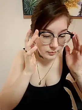 HunnyyLove online show from December 19, 2:57 pm