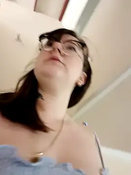 HunnyyLove online show from December 31, 8:45 pm