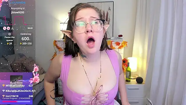 HunnyyLove online show from February 28, 9:12 pm