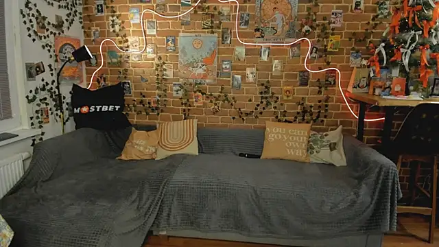 yamy yamy yamy online show from January 7, 1:35 pm