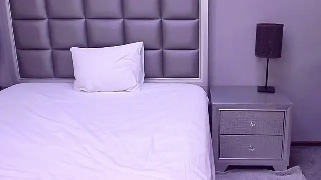 Snapshot of HellennSweet chatting on February 6, 5:14 am HellennSweet online show from February 6, 5:14 am