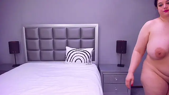 Snapshot of HellennSweet chatting on February 22, 8:07 am HellennSweet online show from February 22, 8:07 am