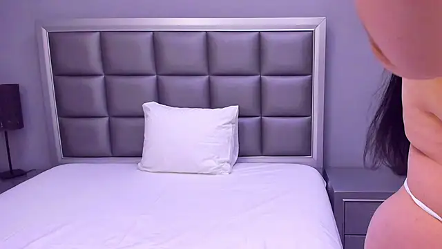 Snapshot of HellennSweet chatting on March 23, 5:00 am HellennSweet online show from March 23, 5:00 am