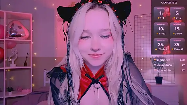 Snapshot of IrmaBell chatting on March 16, 12:11 pm IrmaBell online show from March 16, 12:11 pm