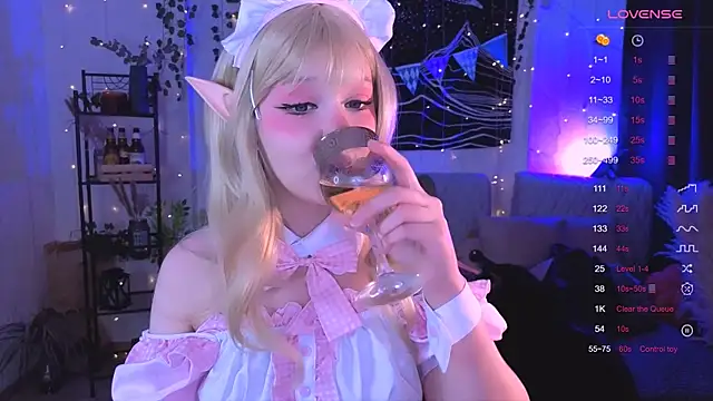 Snapshot of IrmaBell chatting on November 12, 9:03 pm IrmaBell online show from November 12, 9:03 pm