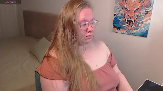 Ann Muna online show from December 5, 7:06 pm