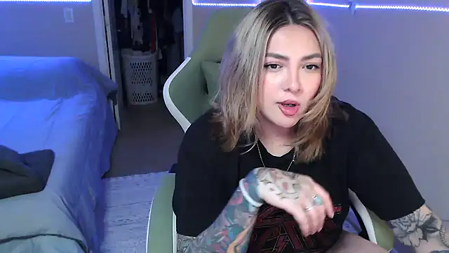 nativepumpkin95 online show from January 27, 12:43 am