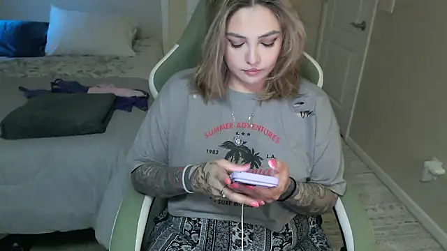 nativepumpkin95 online show from February 1, 12:18 am