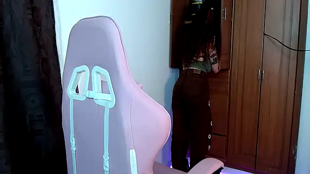 Snapshot of tastymeli chatting on January 3, 7:16 am tastymeli online show from January 3, 7:16 am