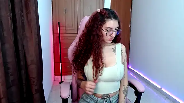 Snapshot of tastymeli chatting on January 21, 4:10 am tastymeli online show from January 21, 4:10 am