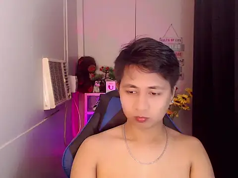 khael moreno online show from November 18, 12:38 am