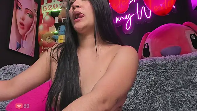 Emilyjhonson 01 online show from February 2, 5:26 pm