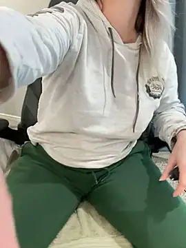 Snapshot of Vivian_MayXxX chatting on December 3, 11:13 pm Vivian MayXxX online show from December 3, 11:13 pm