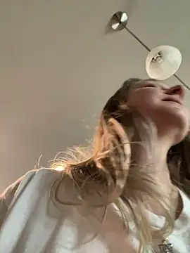 Snapshot of Vivian_MayXxX chatting on December 7, 8:38 pm Vivian MayXxX online show from December 7, 8:38 pm