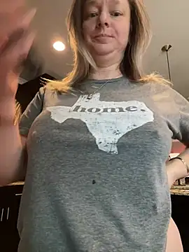 Snapshot of Vivian_MayXxX chatting on December 15, 7:42 pm Vivian MayXxX online show from December 15, 7:42 pm