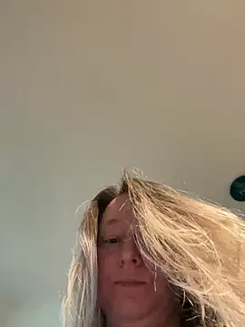 Snapshot of Vivian_MayXxX chatting on December 18, 9:29 pm Vivian MayXxX online show from December 18, 9:29 pm