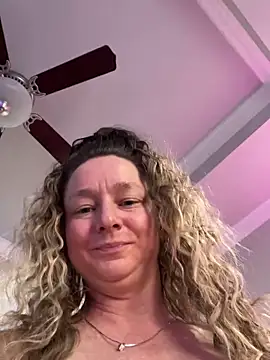 Snapshot of Vivian_MayXxX chatting on February 2, 10:49 pm Vivian MayXxX online show from February 2, 10:49 pm