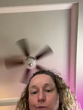 Snapshot of Vivian_MayXxX chatting on February 7, 9:15 pm Vivian MayXxX online show from February 7, 9:15 pm