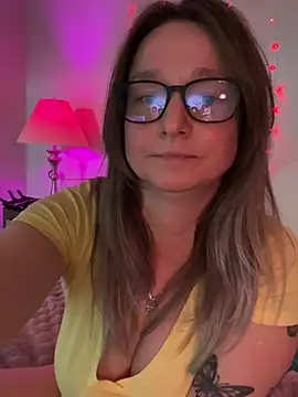 Snapshot of Vivian_MayXxX chatting on February 22, 8:31 pm Vivian MayXxX online show from February 22, 8:31 pm