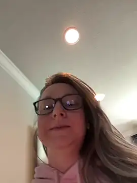 Snapshot of Vivian_MayXxX chatting on March 2, 3:37 pm Vivian MayXxX online show from March 2, 3:37 pm