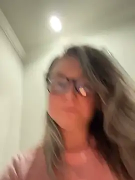 Snapshot of Vivian_MayXxX chatting on March 5, 11:05 pm Vivian MayXxX online show from March 5, 11:05 pm